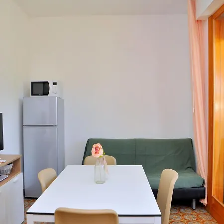 Cozy Flat With Terrace And Lift - Beahost アパート ビビオーネ